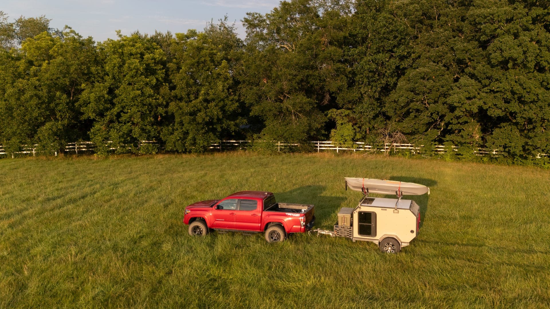Gear Hub 93X Squaredrop at golden hour in open field